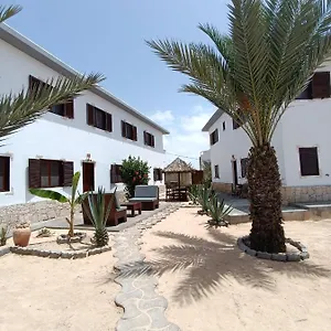https://vilas-na-areia-aparthotel.cape-verdehotels.com